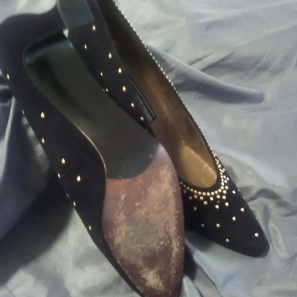 Shoes - Picture 3 of 6